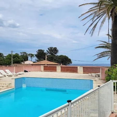 Petit A 50m A Pied De La Apartamento Fréjus