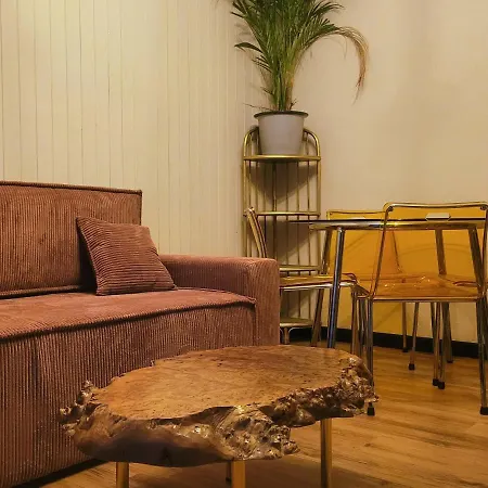 Petit A 50m A Pied De La Apartamento